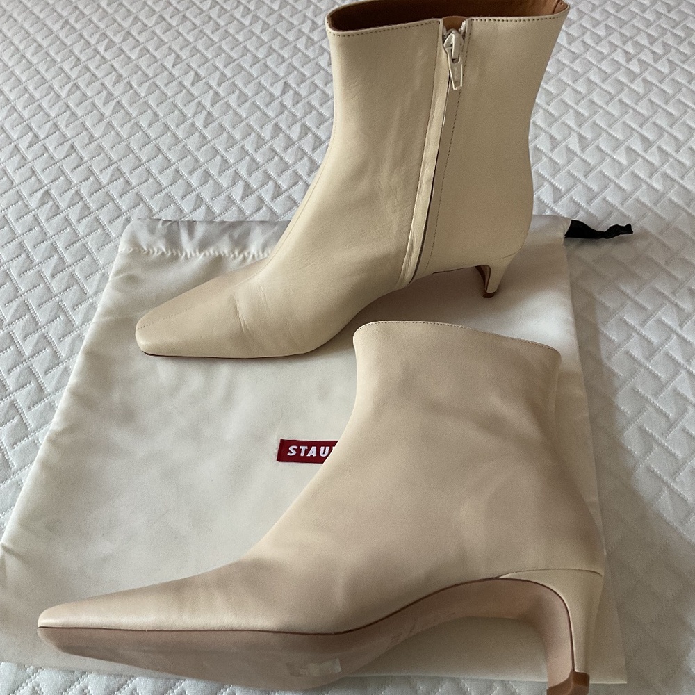 Staud WALLY ANKLE BOOT CREAM